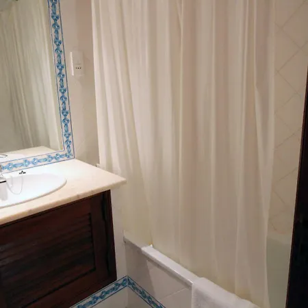 Vilamouratenis 'blue' By Sapvillas Casa de Férias *